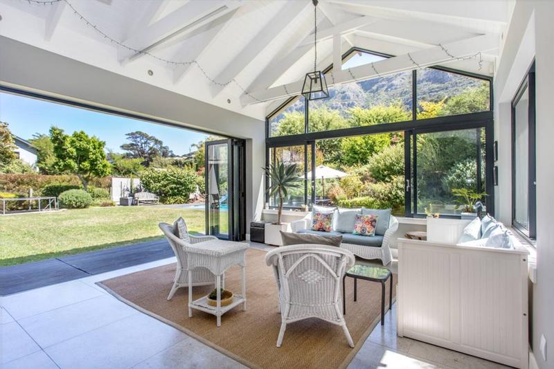 To Let 4 Bedroom Property for Rent in Tarragona Western Cape